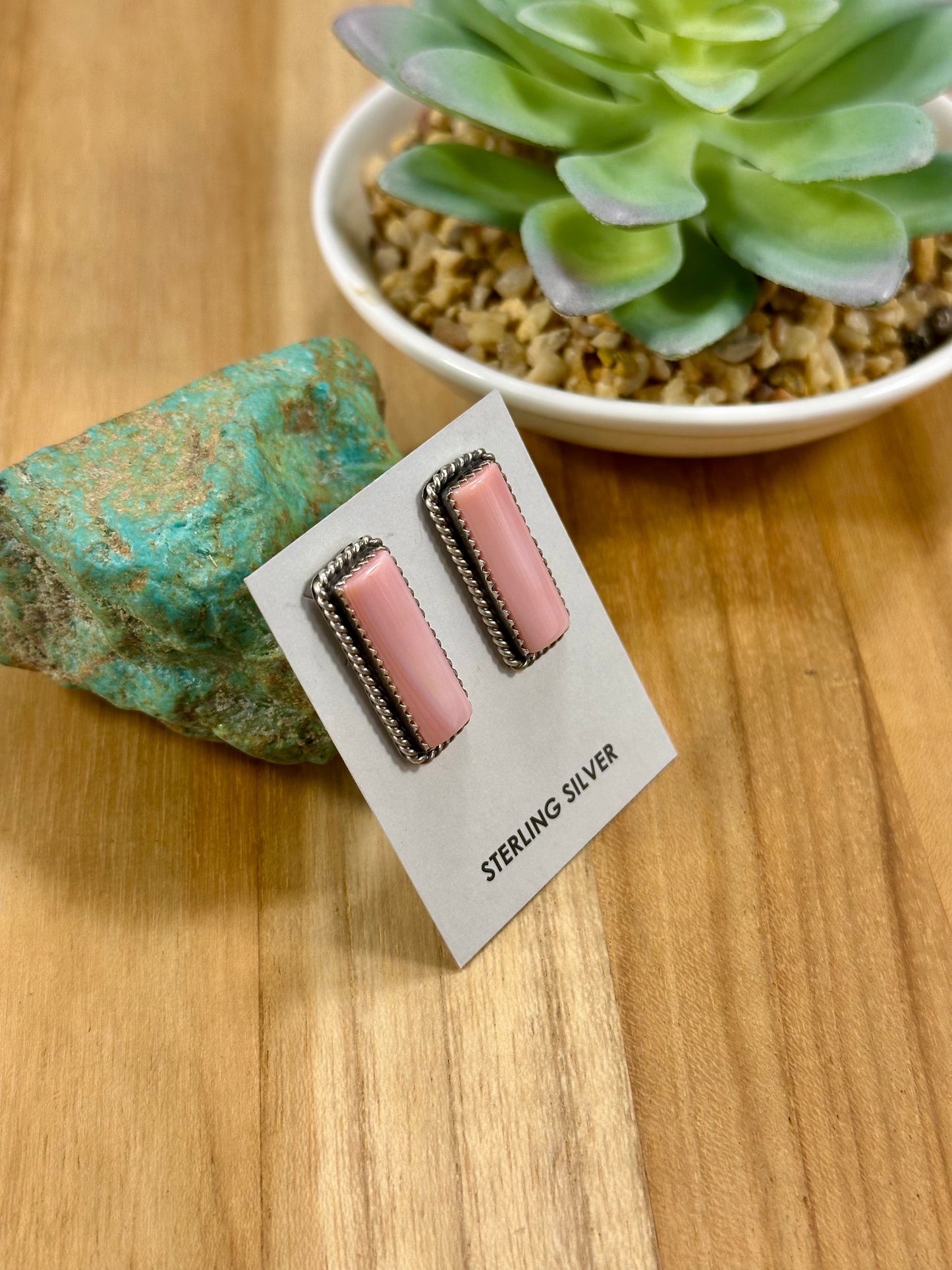 Pink Conch Bar Stud Earrings
