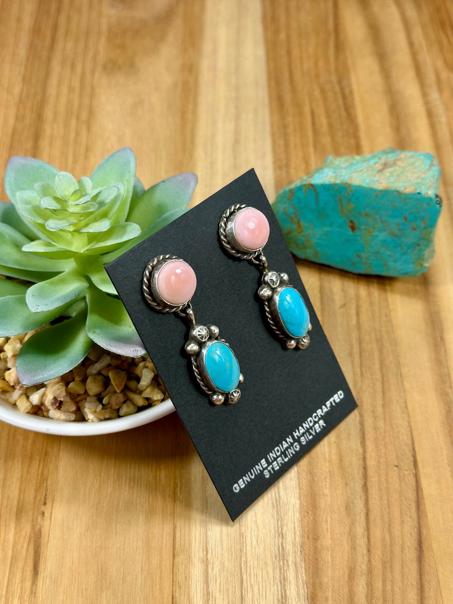 Kingman Turquoise & Pink Conch Lariat Set