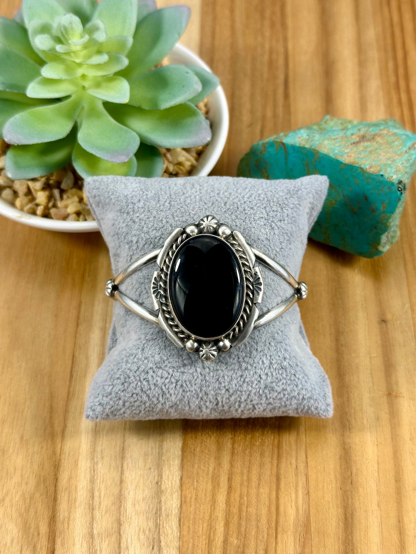Onyx Single Stone Cuff