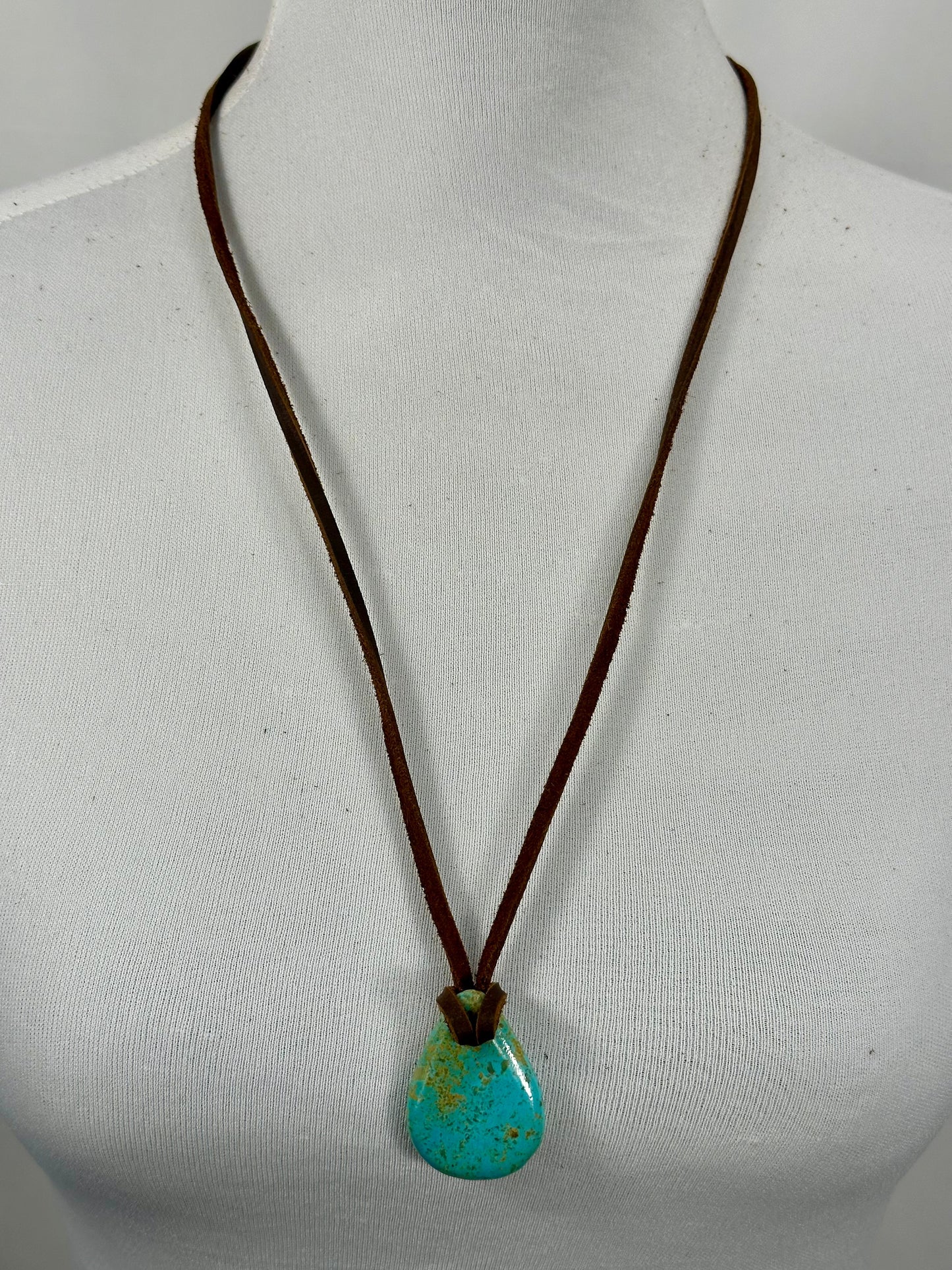 Adjustable Leather Kingman Slab Necklace
