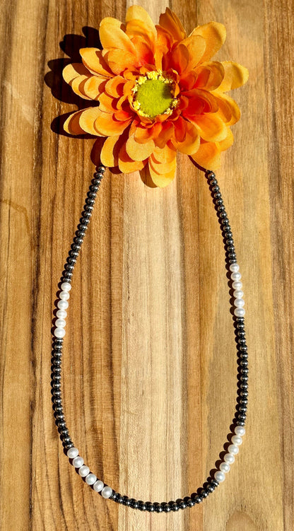 18 inch "Navajo Style" Pearls and Freshwater Pearls Necklace