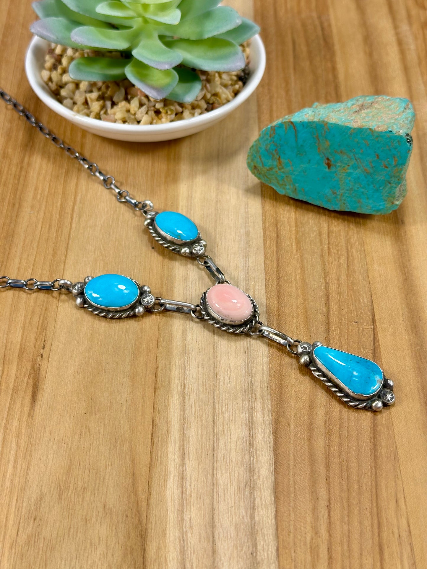 Kingman Turquoise & Pink Conch Lariat Set