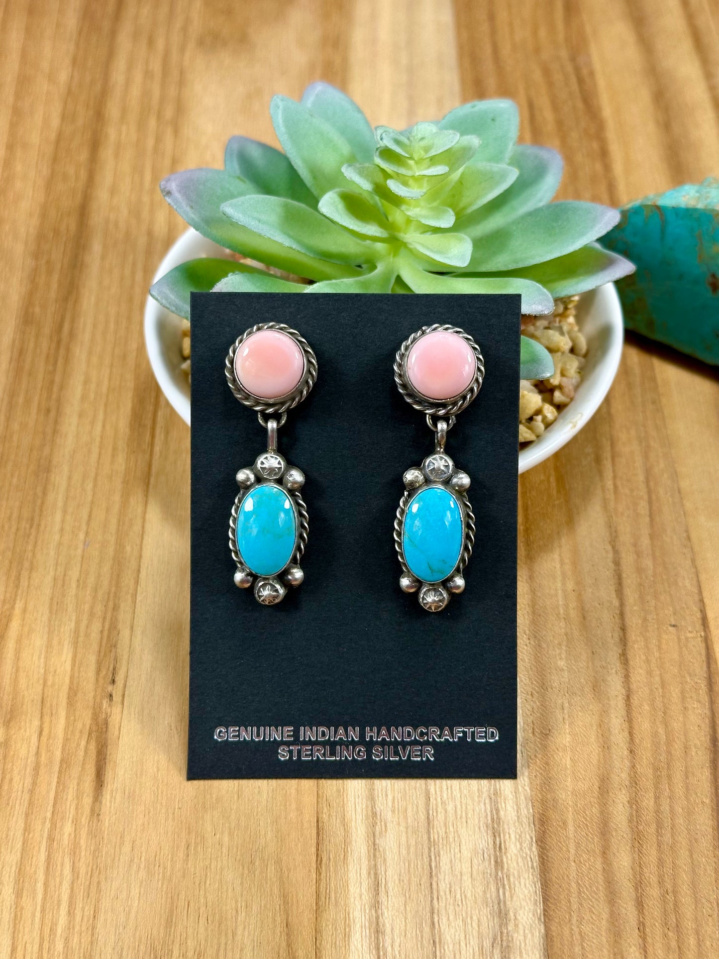 Kingman Turquoise & Pink Conch Lariat Set