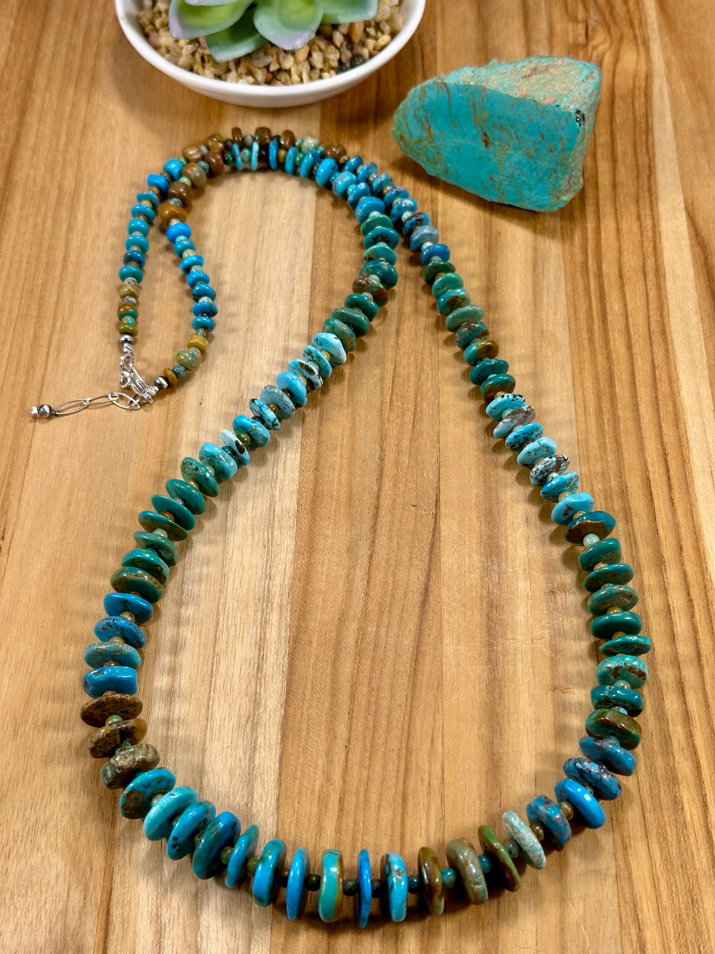 Kingman Turquoise Disc Chip Necklace