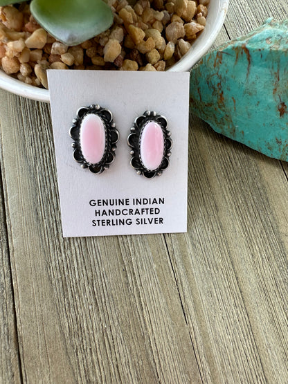 Pink Conch Oval Stud Earrings