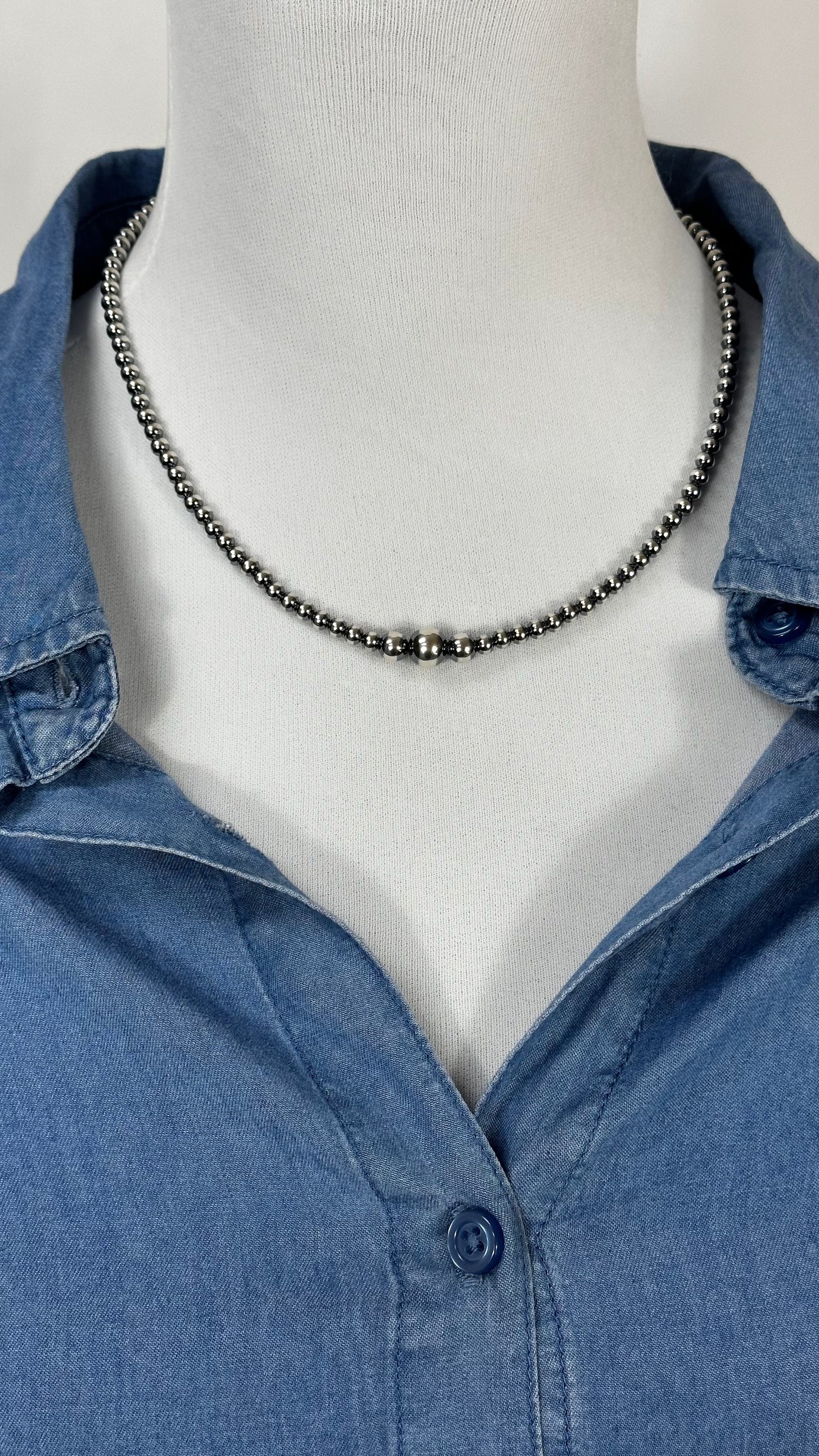 18" Graduated Pearl "Navajo Style" Pearl Necklace
