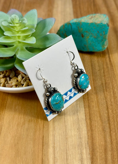 Kingman Turquoise Sterling Lariat Set