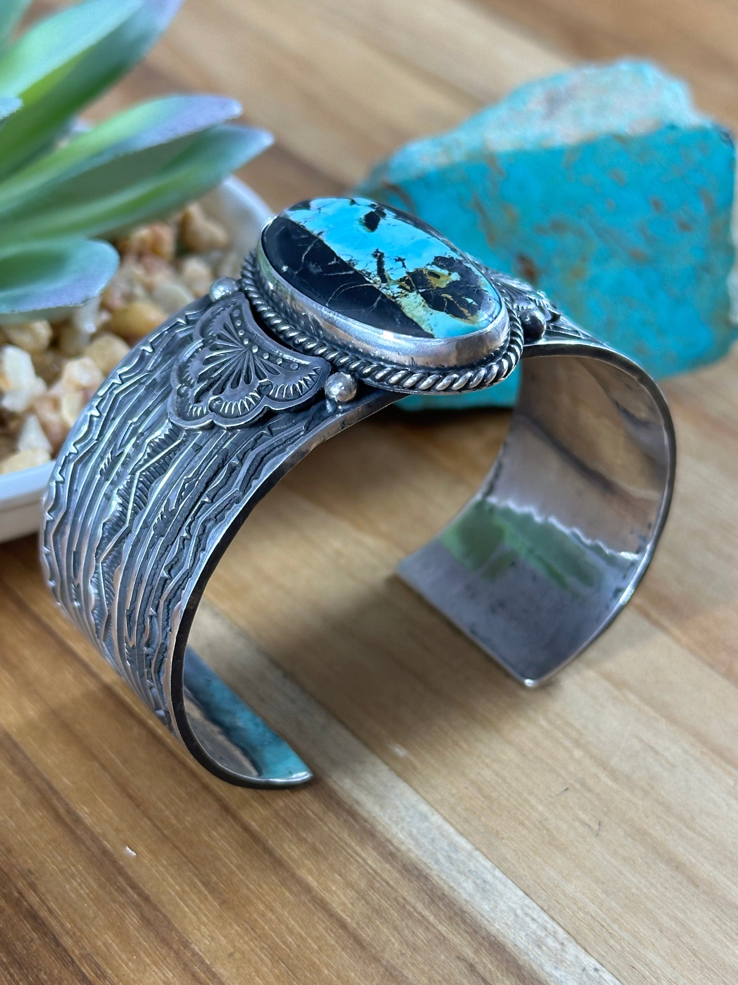 Sunshine Blackjack Oval Cuff
