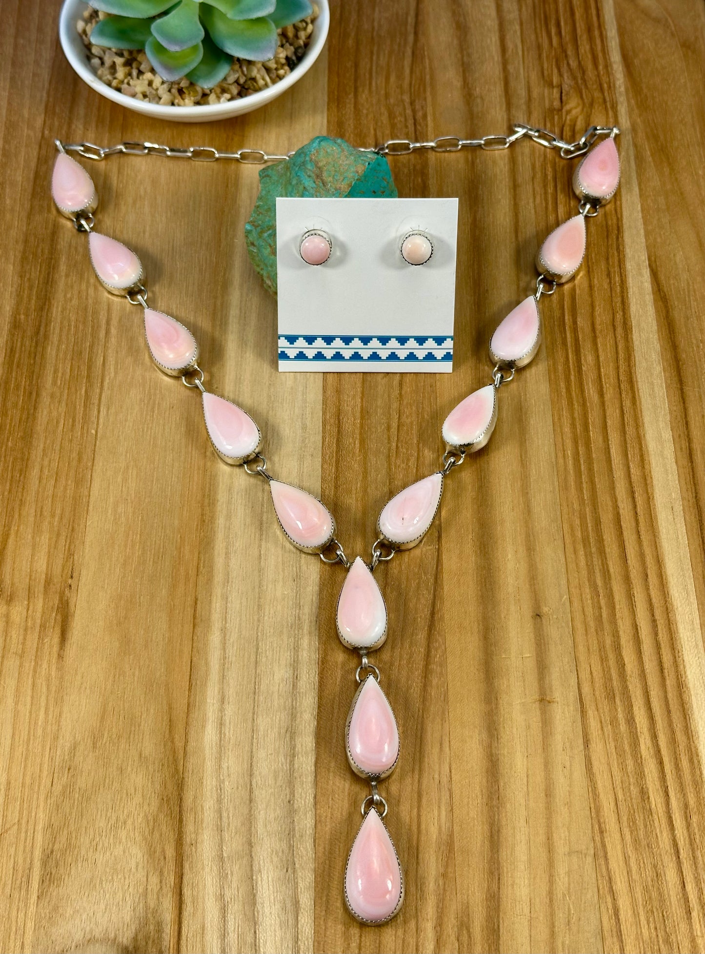 Pink Conch Teardrop Sterling Lariat Set