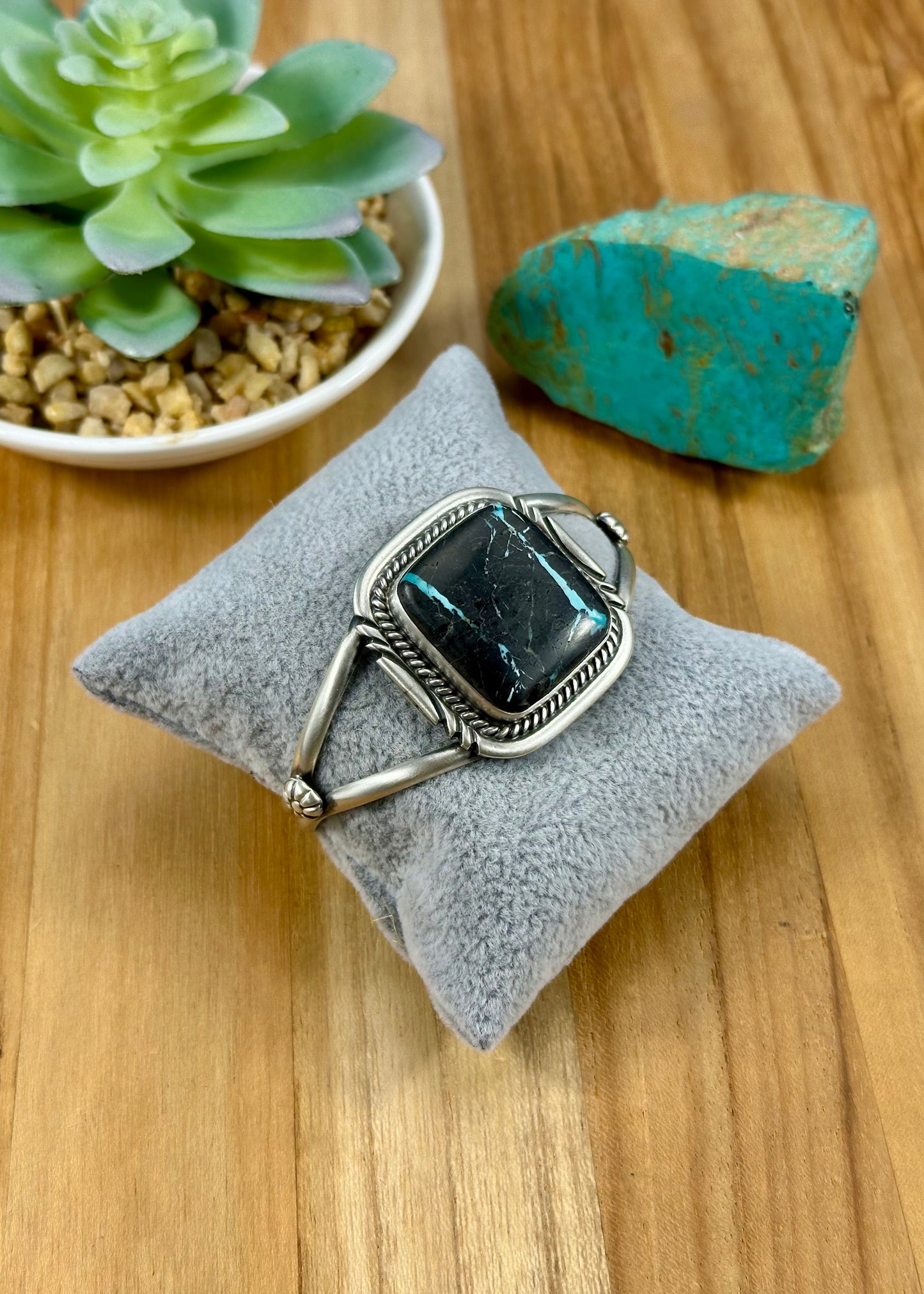 Blackjack Single Stone Single Cuff