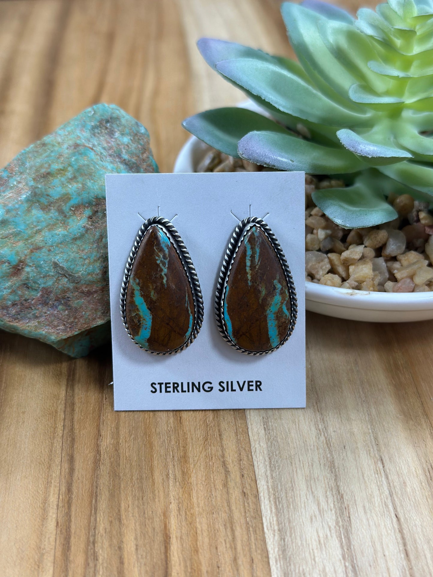Royston Ribbon Stud Earring