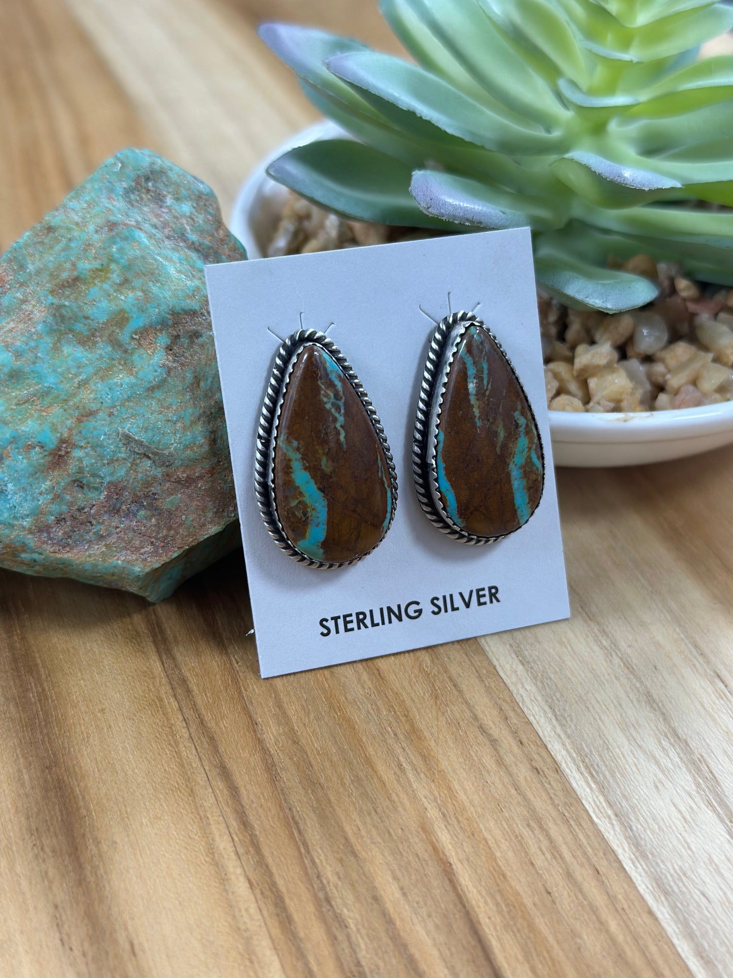 Royston Ribbon Stud Earring
