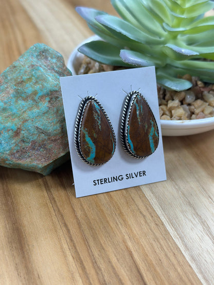 Royston Ribbon Stud Earring