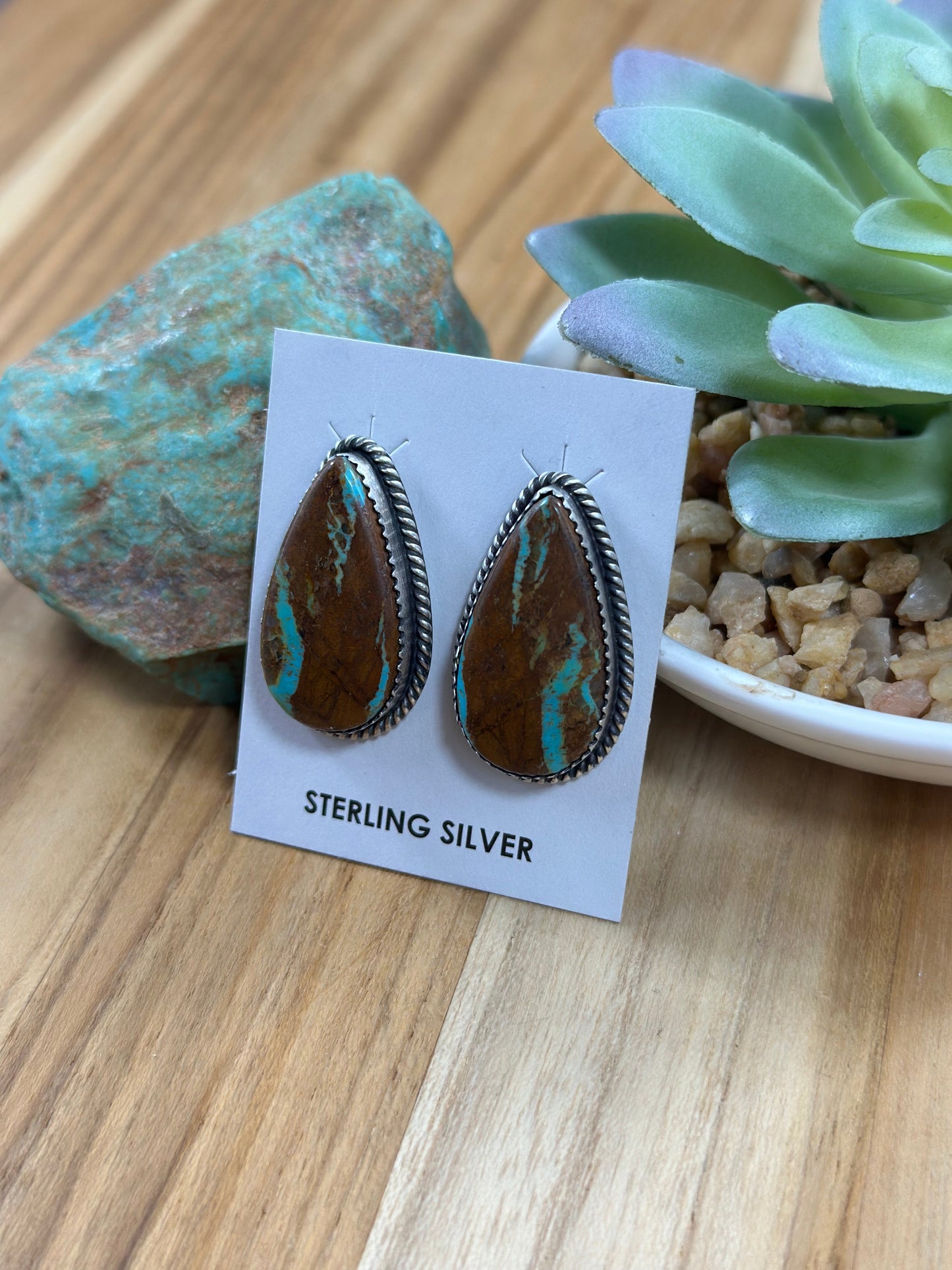 Royston Ribbon Stud Earring