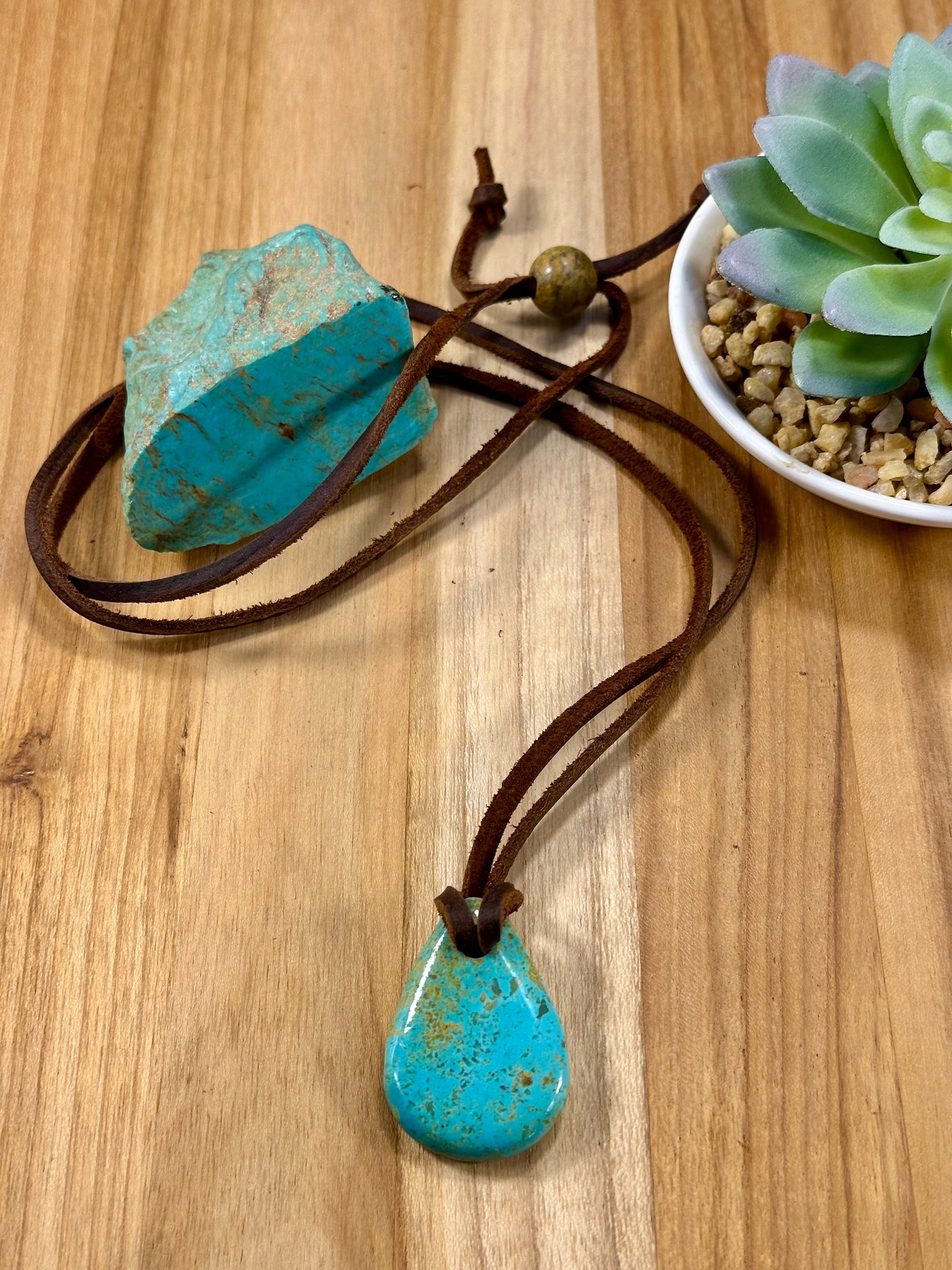 Adjustable Leather Kingman Slab Necklace