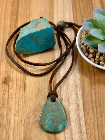 Adjustable Leather Kingman Slab Necklace