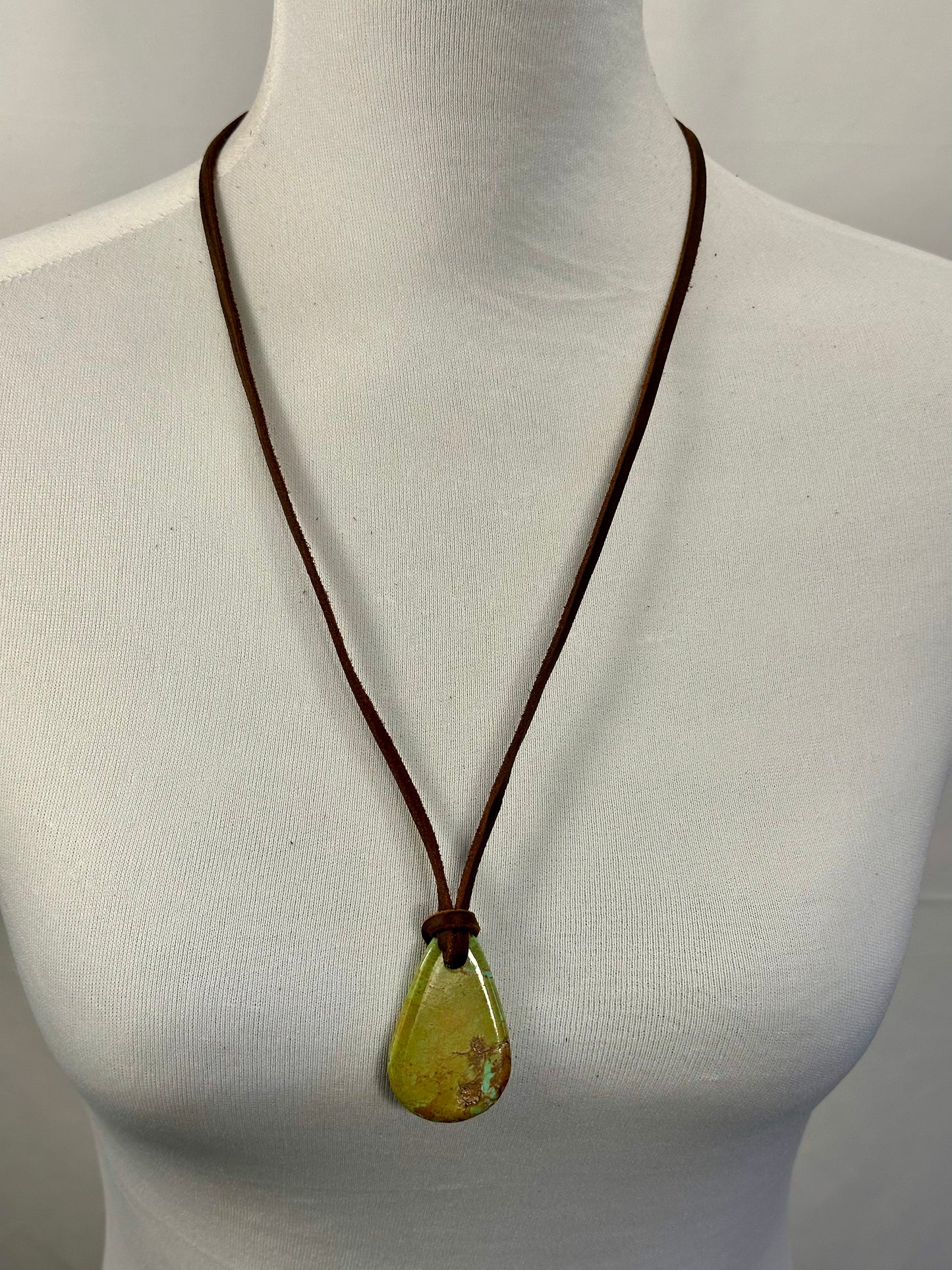 Adjustable Leather Kingman Slab Necklace
