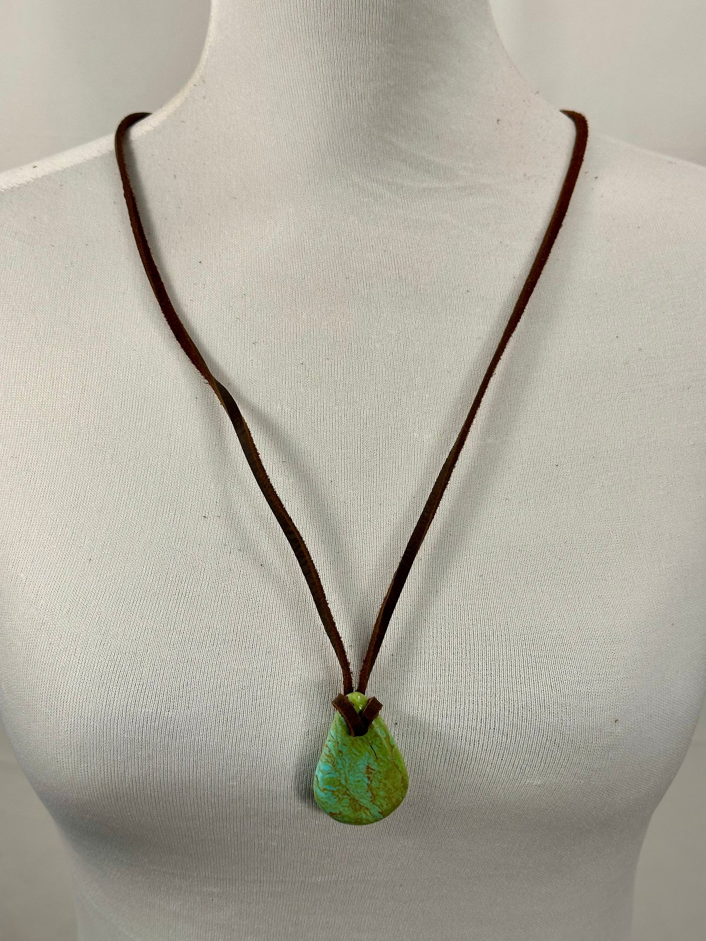 Adjustable Leather Kingman Slab Necklace