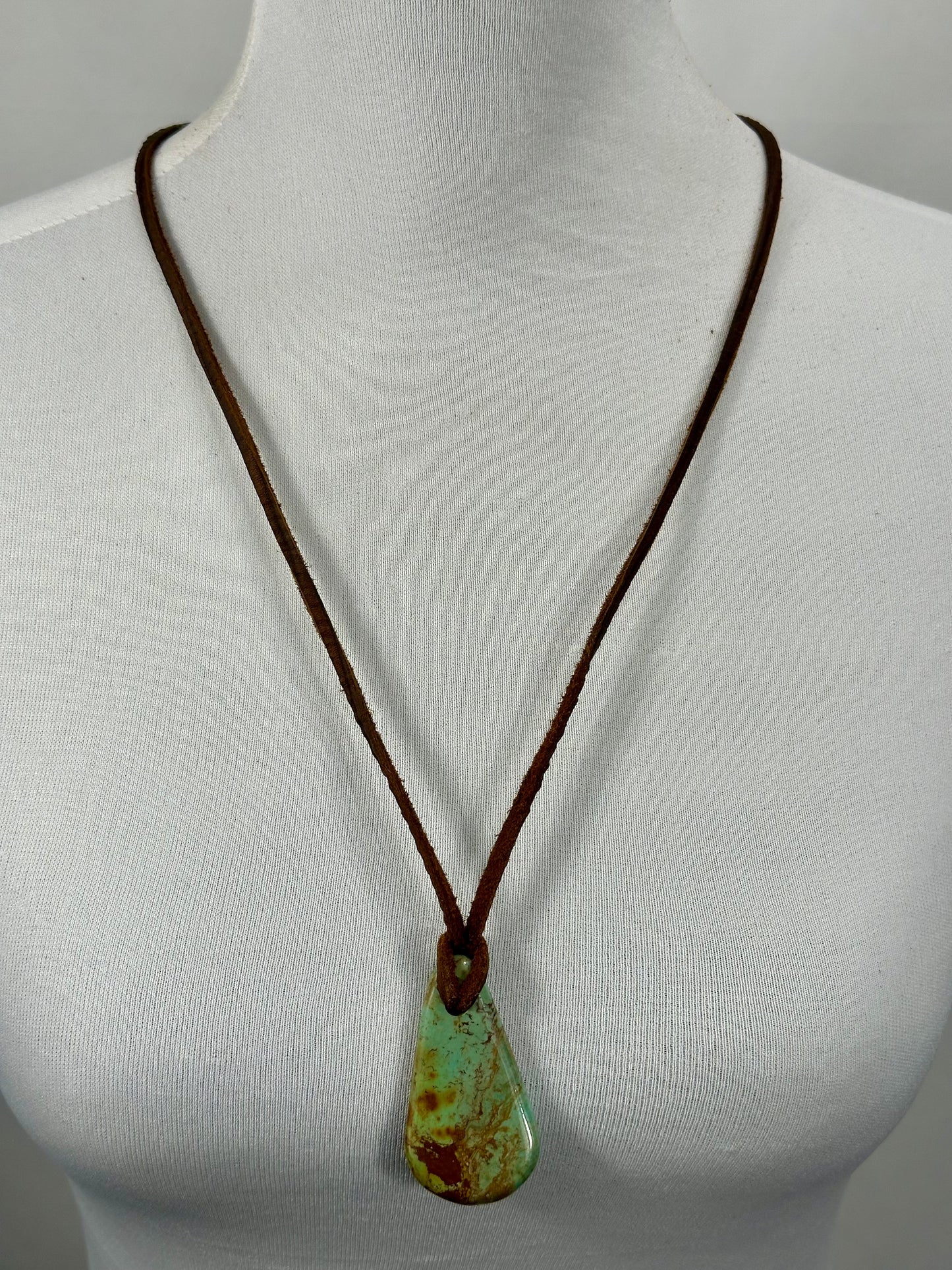Adjustable Leather Kingman Slab Necklace