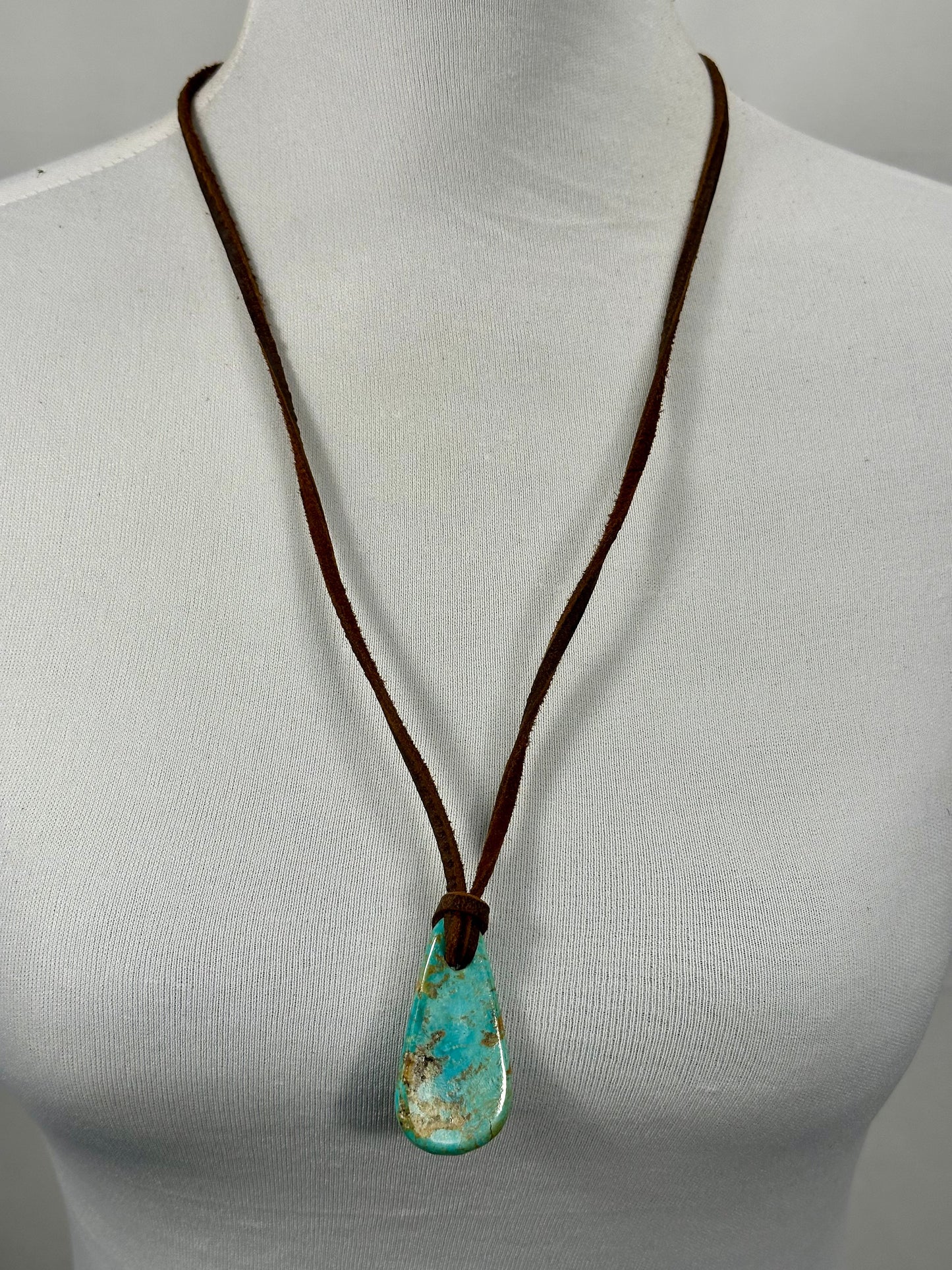 Adjustable Leather Kingman Slab Necklace